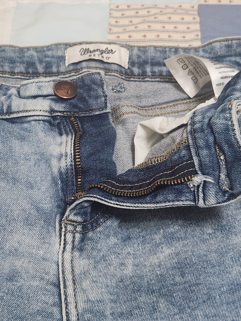 Light Wash Flare Jeans for Women - Classic Wide Leg - Picture 9 of 12